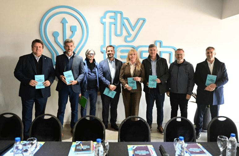 Escobar recibió a las principales ciudades del país para avanzar en IA y desarrollo sostenible 