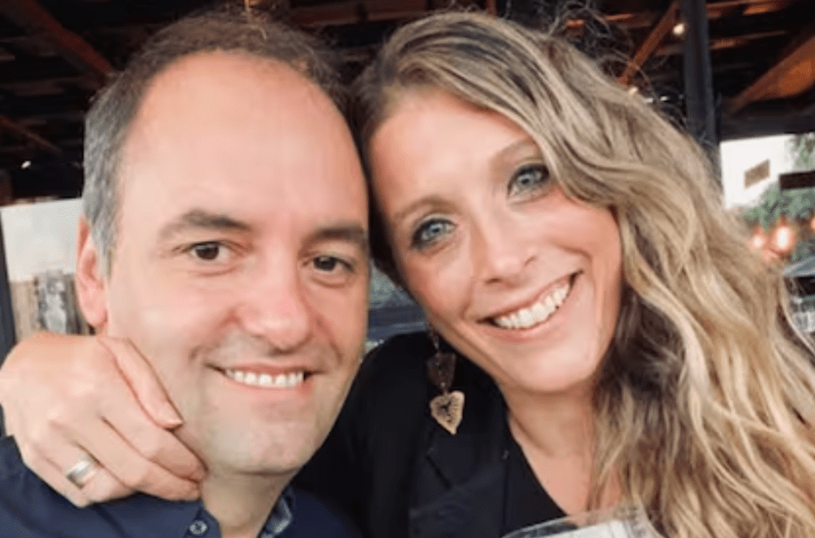 Adorni explicó por qué su esposa viajó en el avión presidencial a Estados Unidos